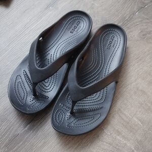 Crocs Kadee Black Flip Flops. Sz 8